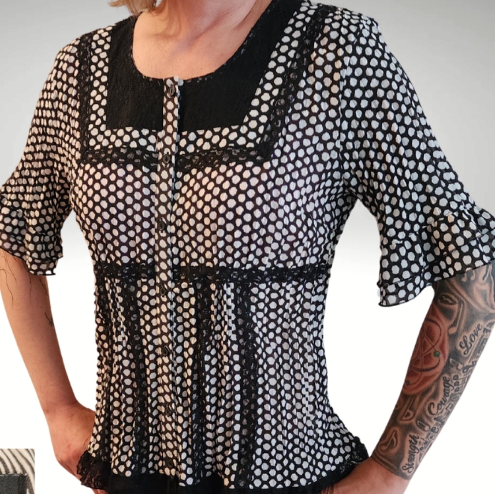 NY Collection polka dots and lace in black and white SZ LG EUC